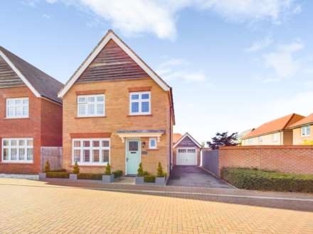 3 Bedroom Detached, Field Rose, Weston Turville