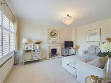 Field Rose, Weston Turville, Image 3