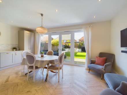 Field Rose, Weston Turville, Image 4