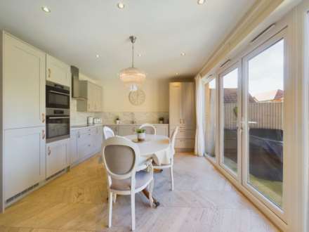Field Rose, Weston Turville, Image 6