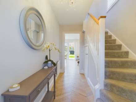 Field Rose, Weston Turville, Image 7
