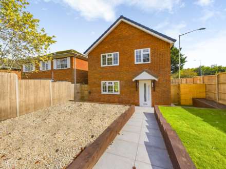 4 Bedroom Detached, The Spiert, Stone
