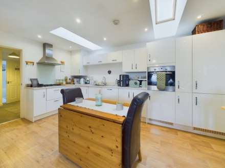Newton Avenue, Aylesbury, Image 2
