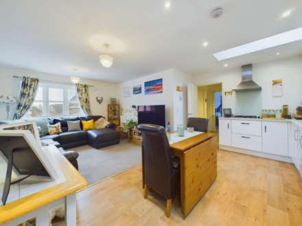 Newton Avenue, Aylesbury, Image 3