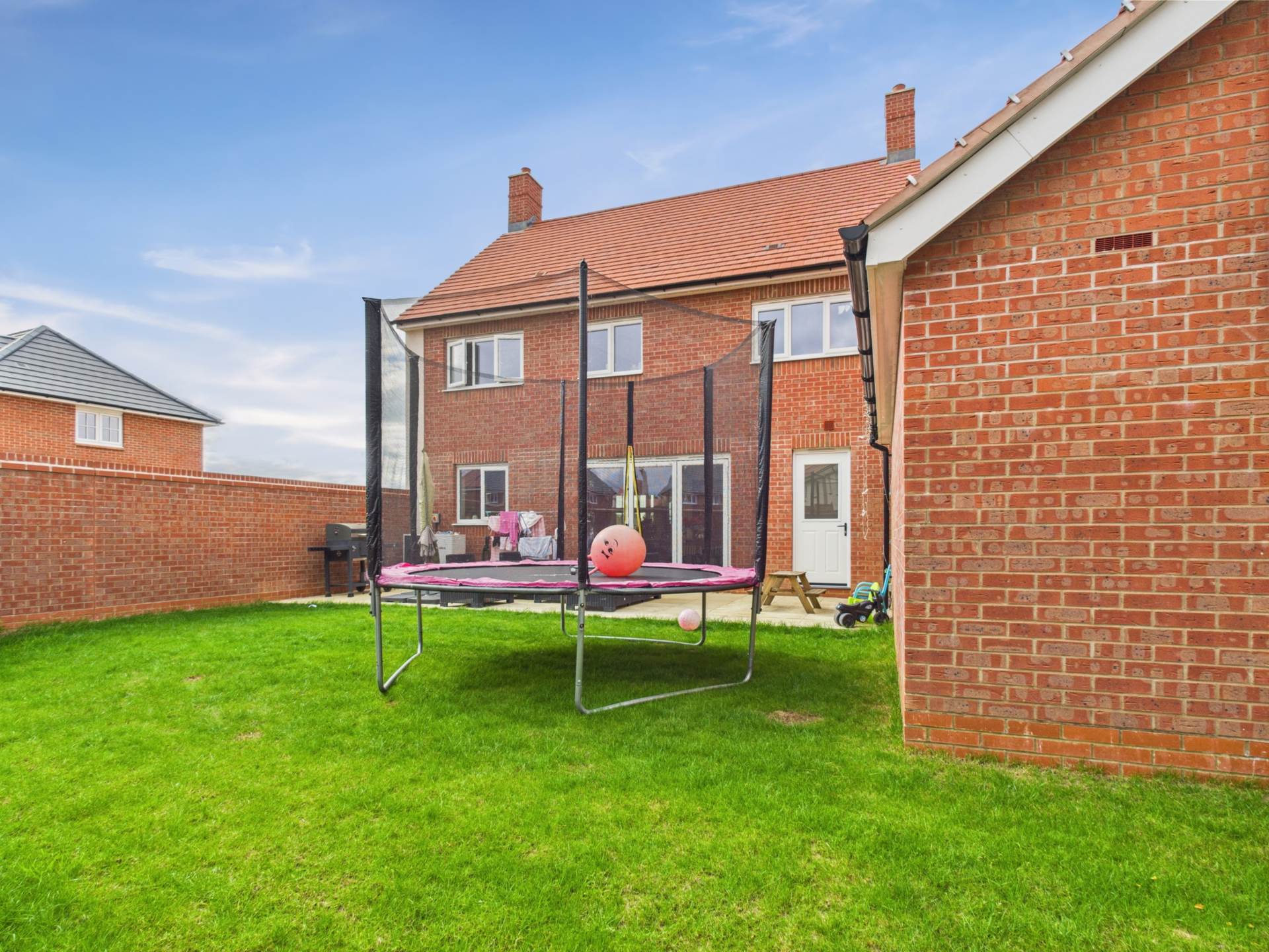 Dorset End, Haddenham, Image 16