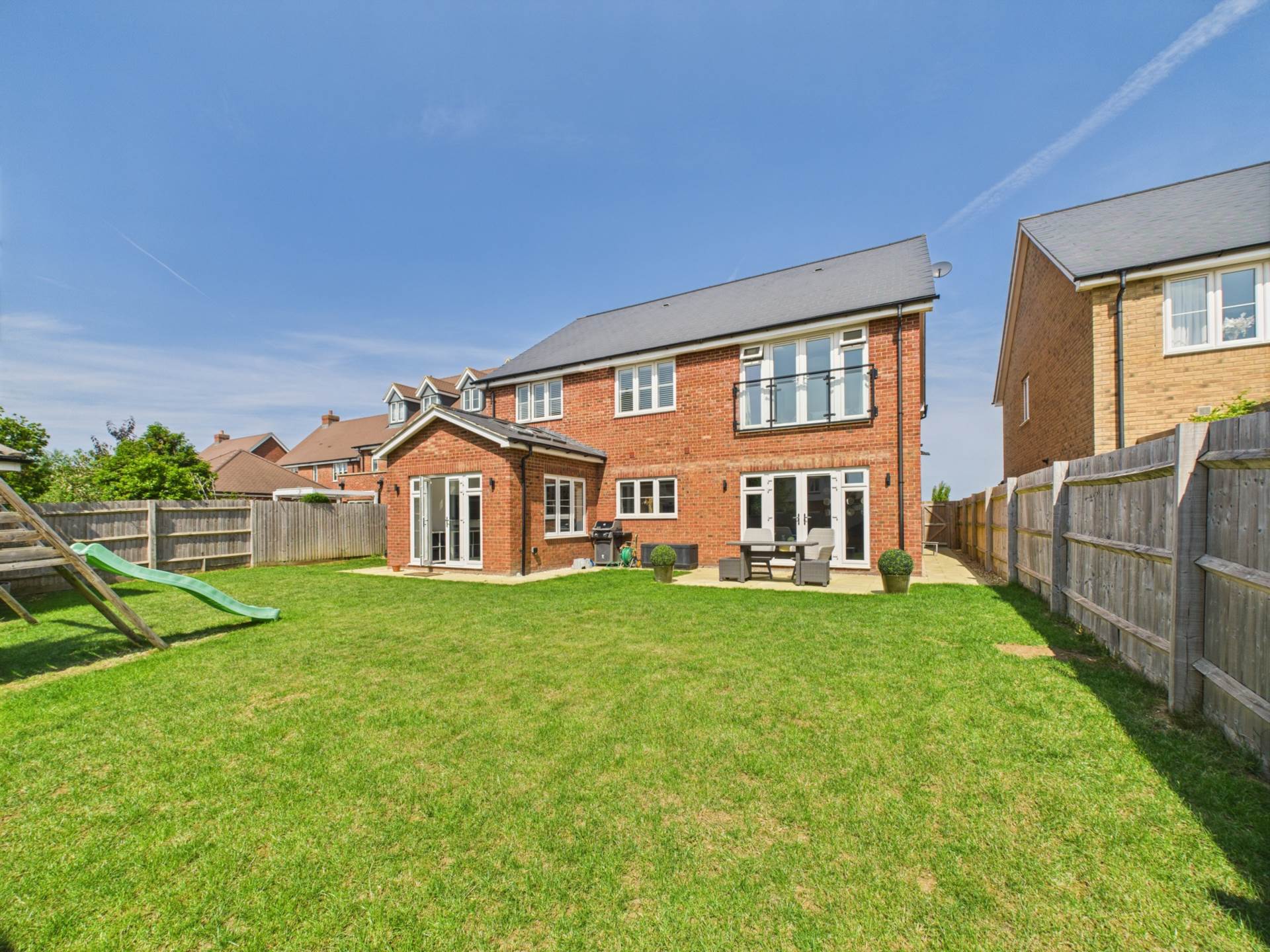 Coxon Close, Haddenham, Image 2