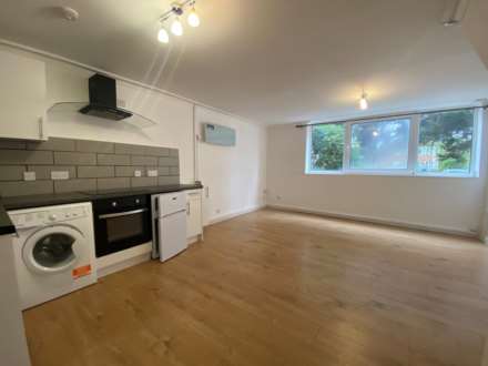 Winchester House, Bishops Walk, Image 4