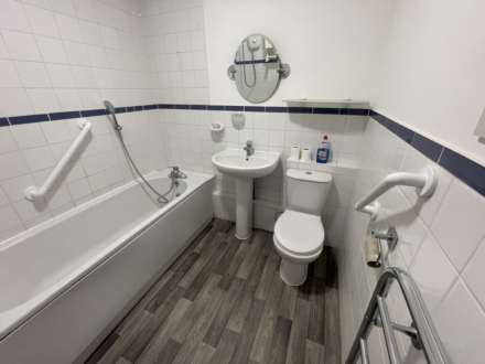 Lincoln Court, Berkhamsted, Image 6