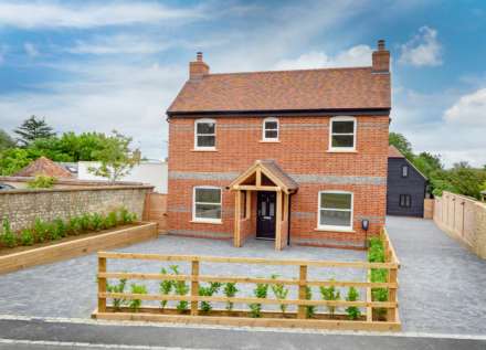 The Green, Chearsley