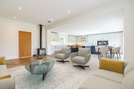 The Green, Chearsley, Image 2