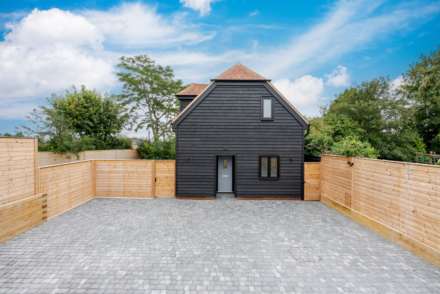 The Green, Chearsley, Image 3