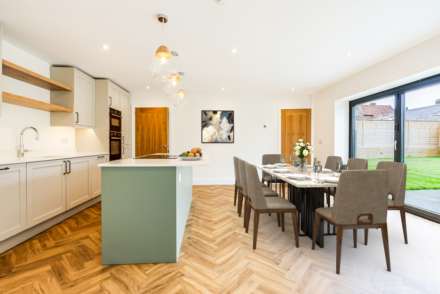 The Green, Chearsley, Image 5