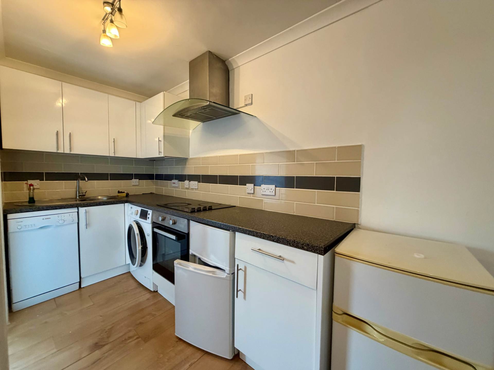 Winchester House, Bishops Walk, Image 3