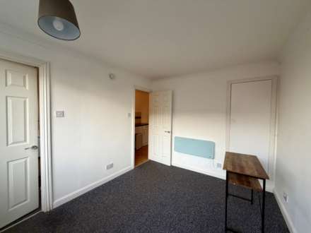 Winchester House, Bishops Walk, Image 4