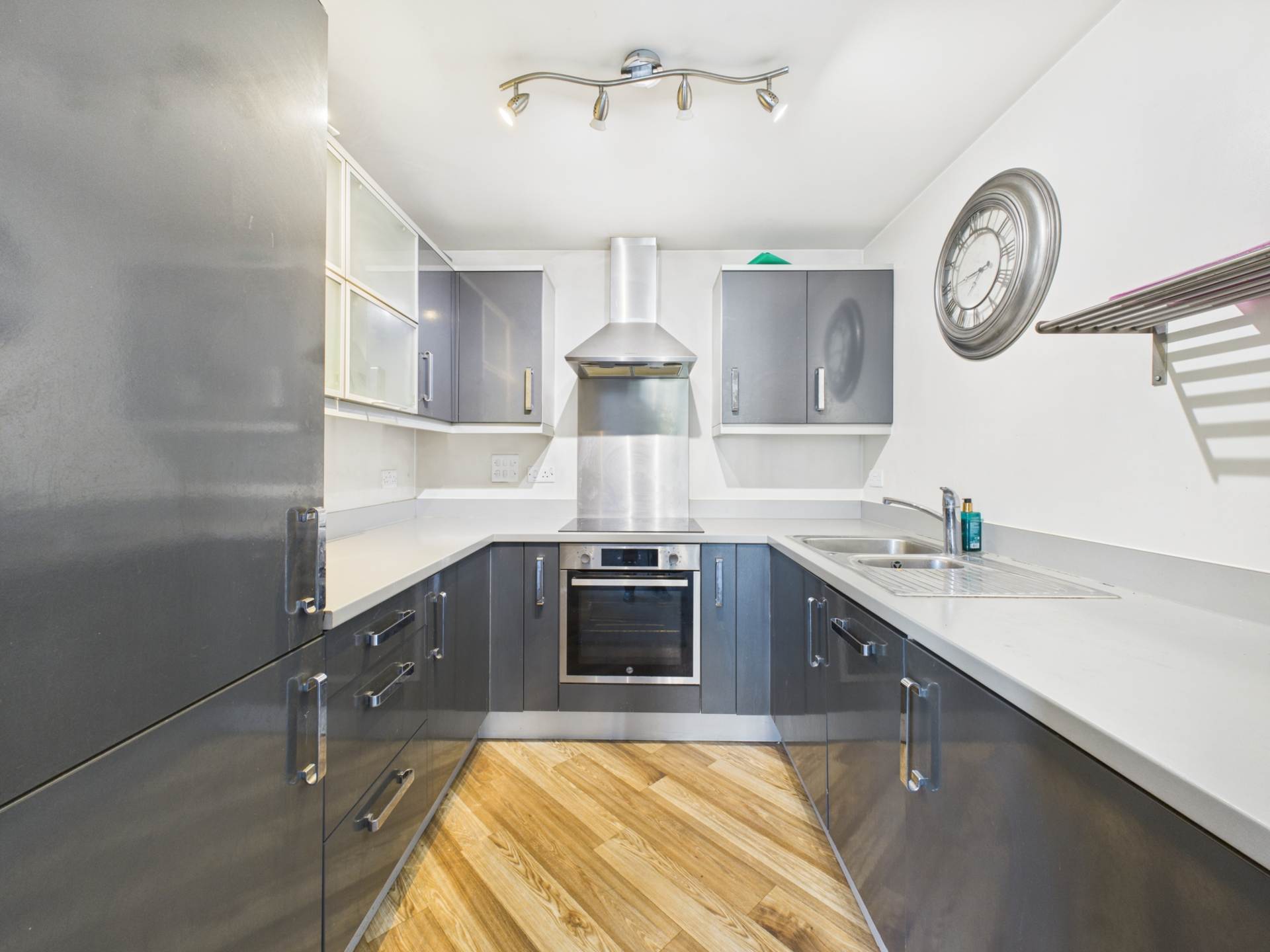 Viridian Square, Aylesbury, Image 2