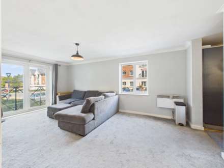 Viridian Square, Aylesbury, Image 3