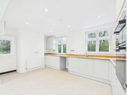 Queen Street, Waddesdon, Image 3