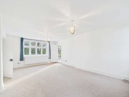 Queen Street, Waddesdon, Image 6