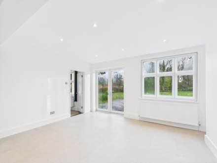 Queen Street, Waddesdon, Image 9