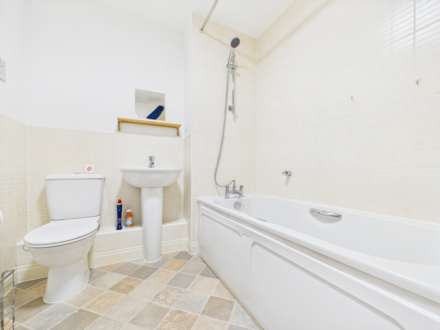 Bicester Road, Aylesbury, Image 7