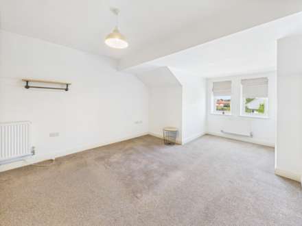 Bicester Road, Aylesbury, Image 9