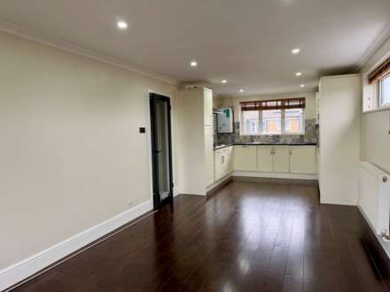 Orwell Drive, Aylesbury, Image 2