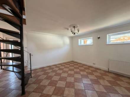 St. Johns Road, Aylesbury, Image 6