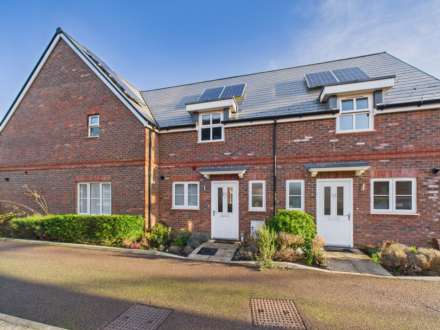 Hedges Way, Aylesbury, Image 1