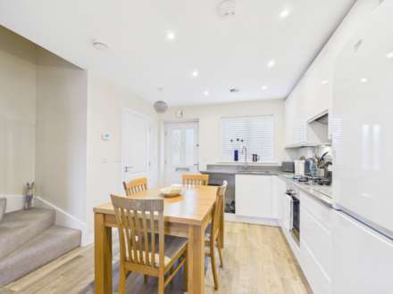 Hedges Way, Aylesbury, Image 2