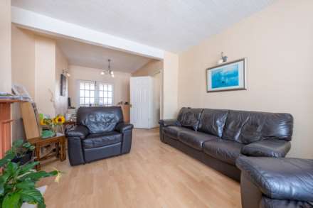 DE HAVILLAND ROAD, EDGWARE, HA8 5PA, Image 3