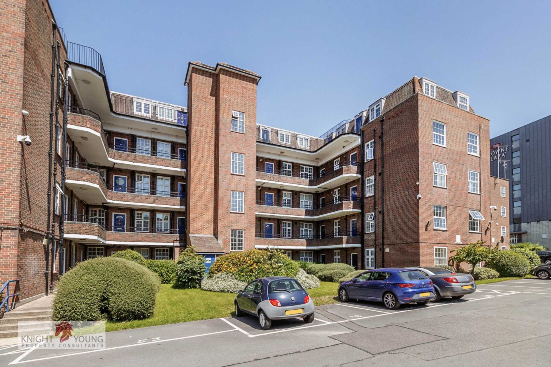 Wellington House, Ealing, Image 3