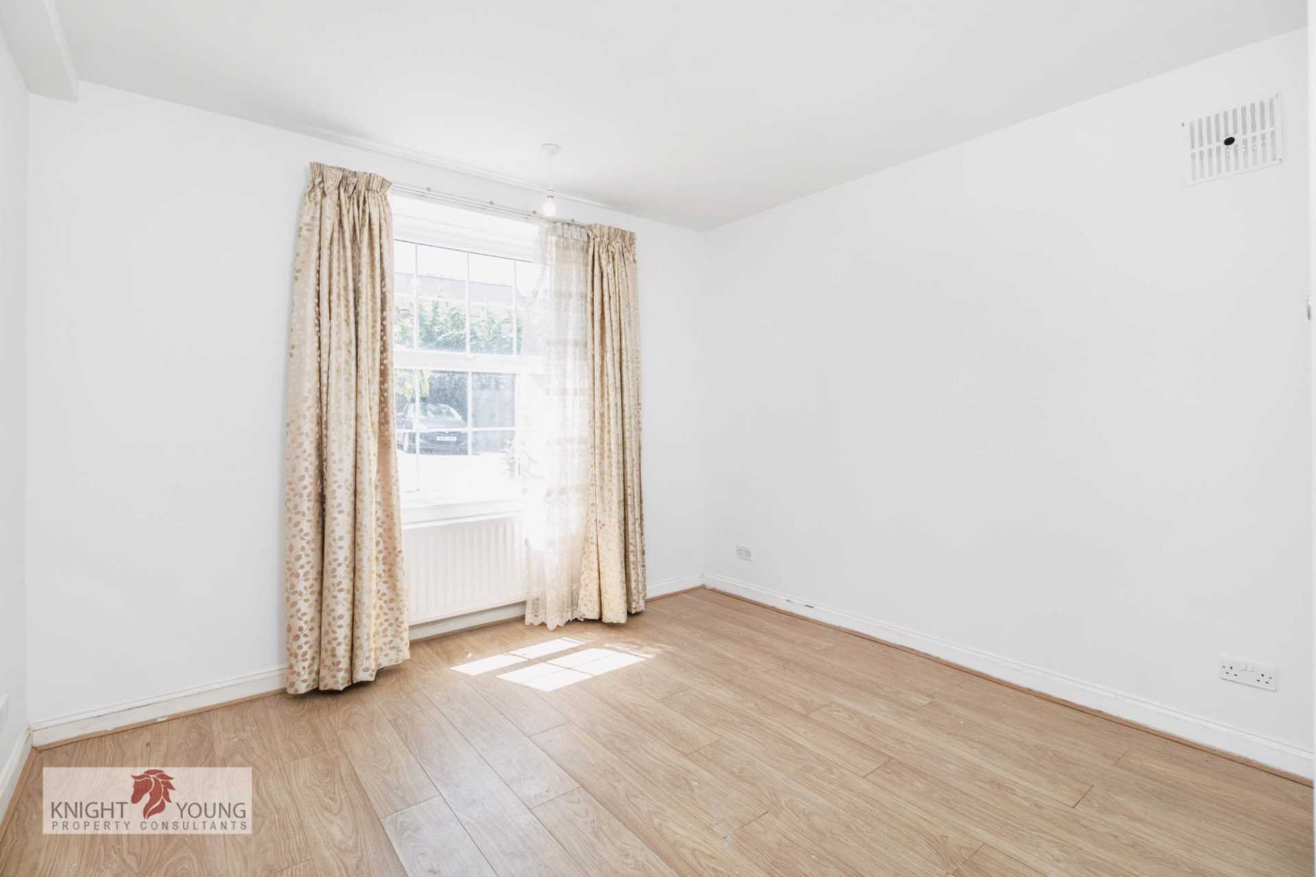 Wellington House, Ealing, Image 9