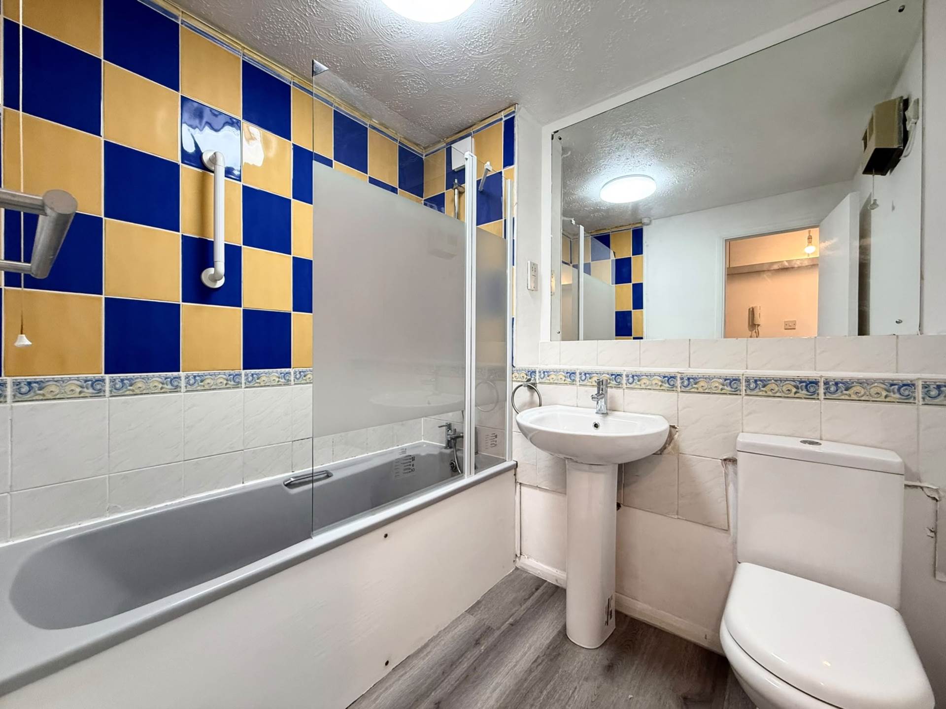 Millers Court, Alperton, Image 9