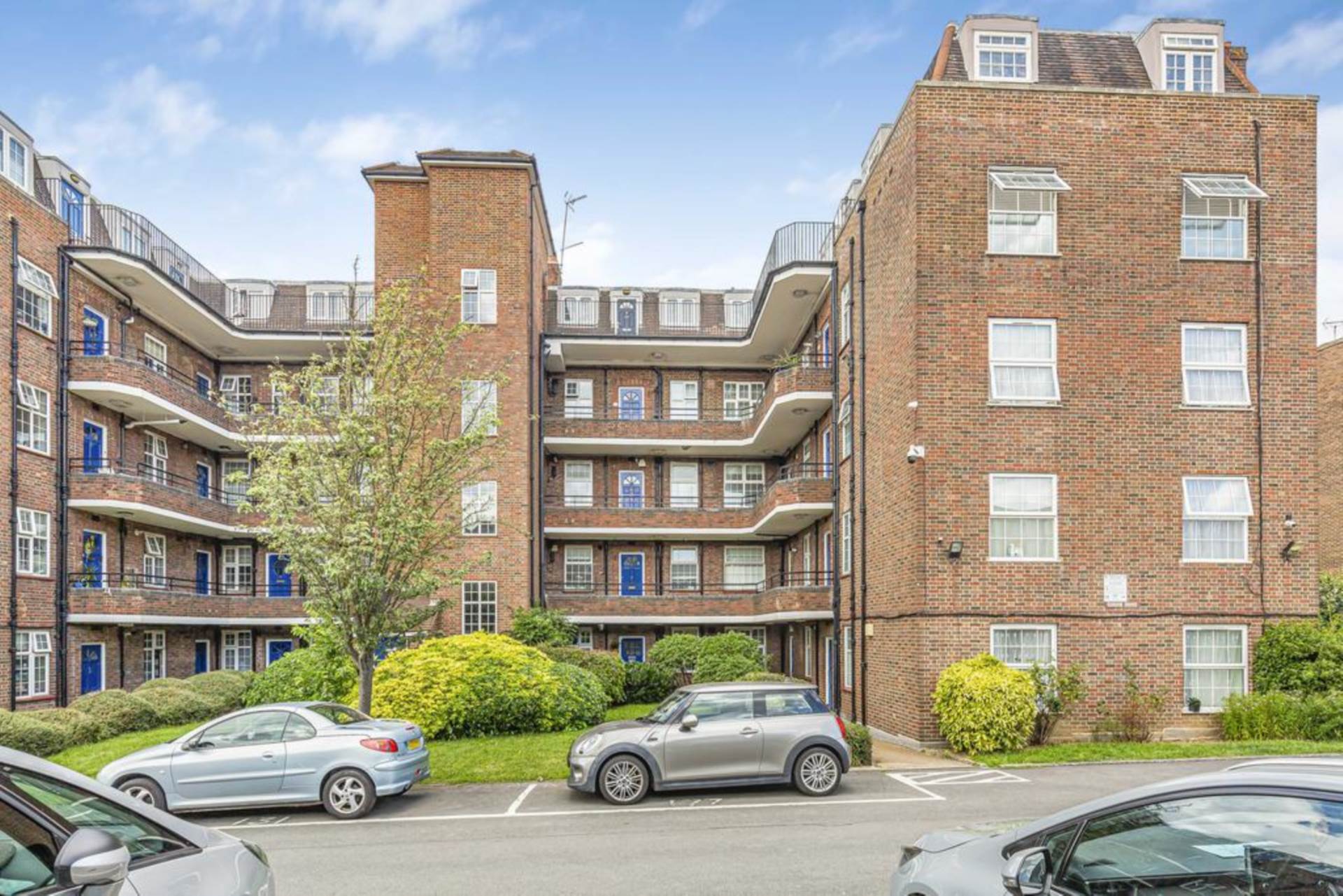 Western Avenue, London, Image 1