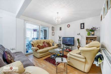 Huxley Gardens, NW10, Image 3