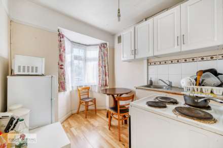 Huxley Gardens, NW10, Image 7