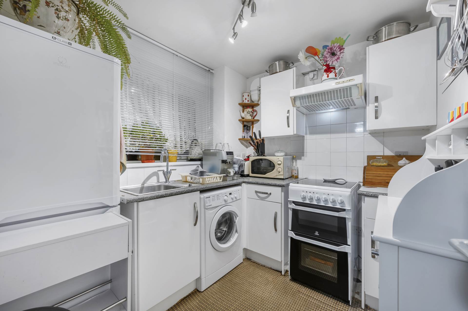 Brindley Close, Greater London, Image 5