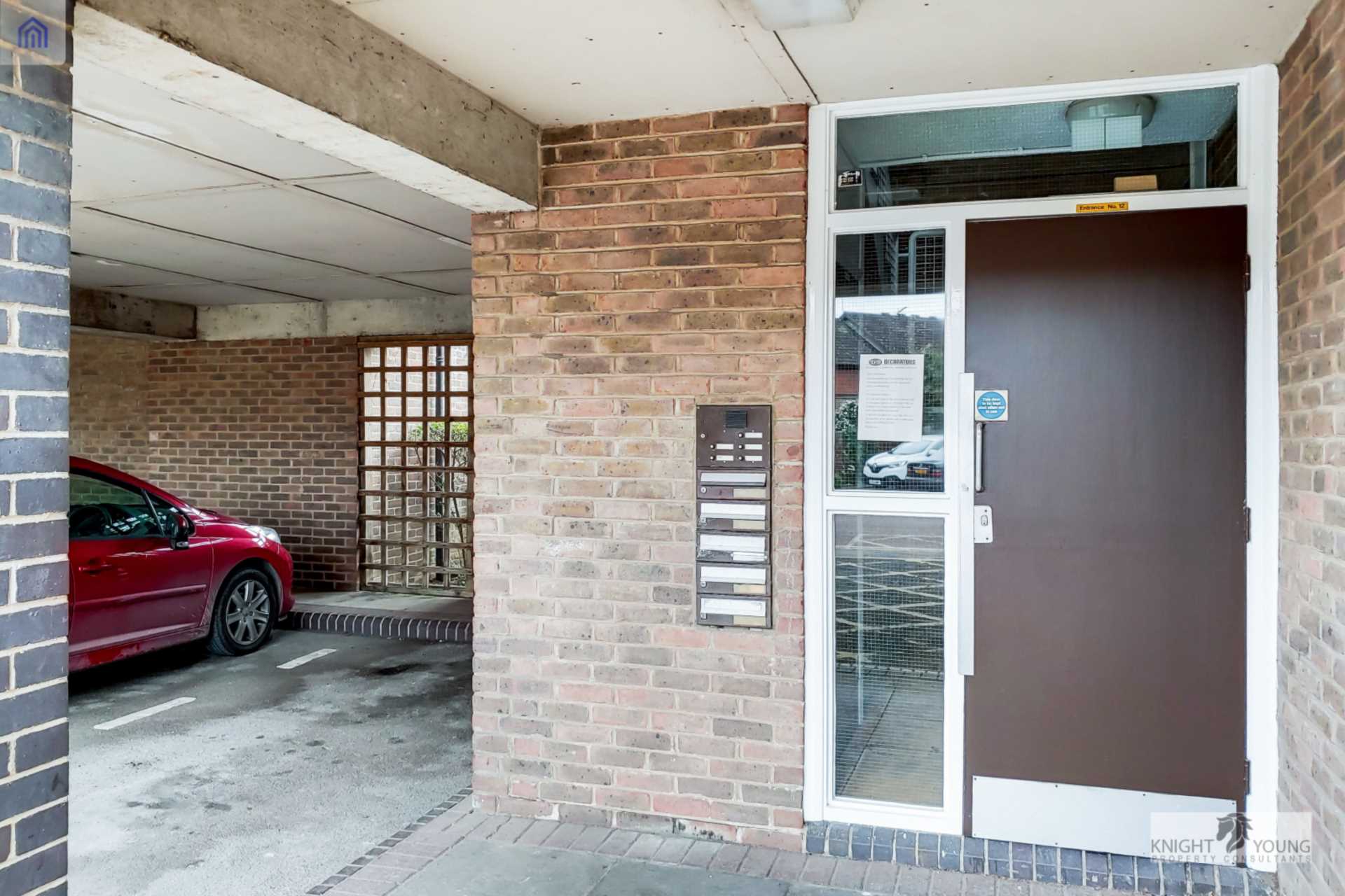 Abbeyfield Close, Park Royal, Image 4