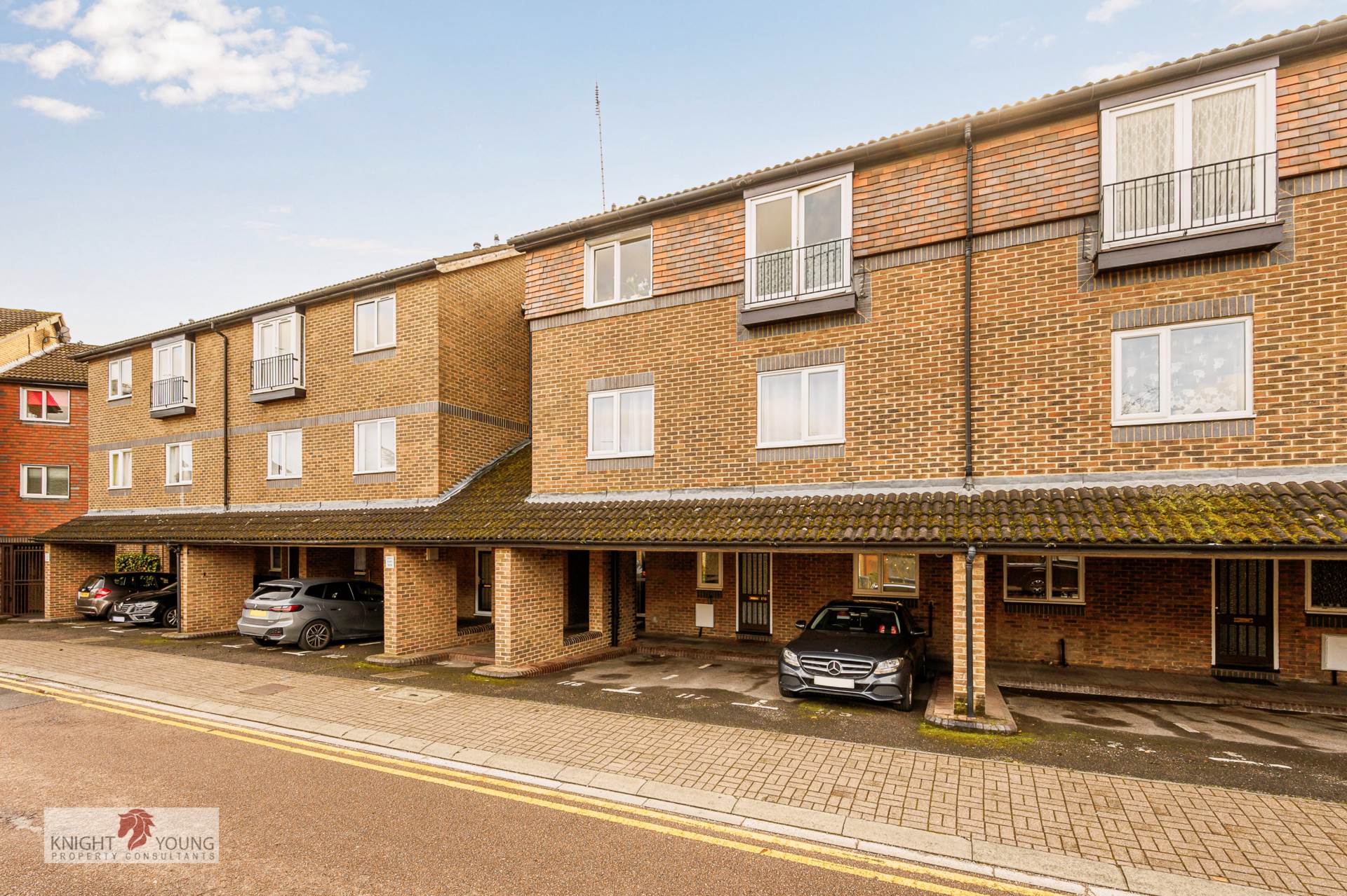 Abbeyfields Close, Park Royal, Image 2