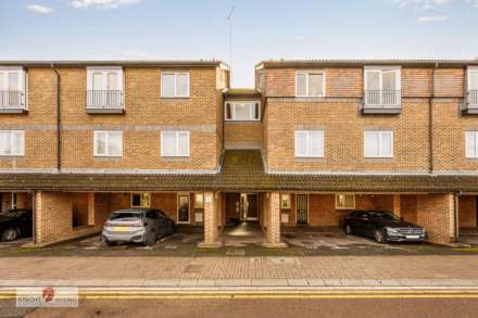 Flat, Abbeyfields Close, Park Royal