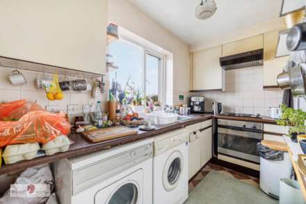 Abbeyfields Close, Park Royal, Image 6