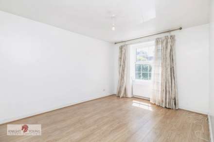 Wellington House, Ealing, Image 8