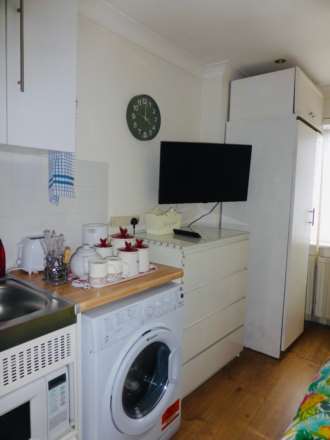 Rossall Crescent, London, Image 2