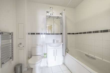 Aspects Court Slough,, Image 7