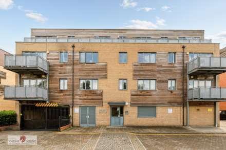 Agate Close, London, Image 1