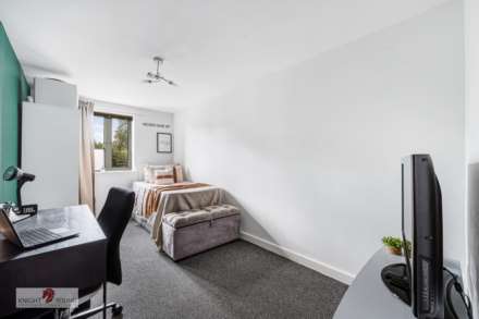 Agate Close, London, Image 10
