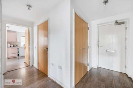 Agate Close, London, Image 11