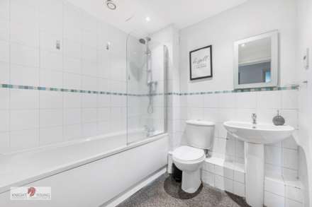 Agate Close, London, Image 12