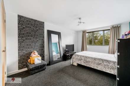 Agate Close, London, Image 9