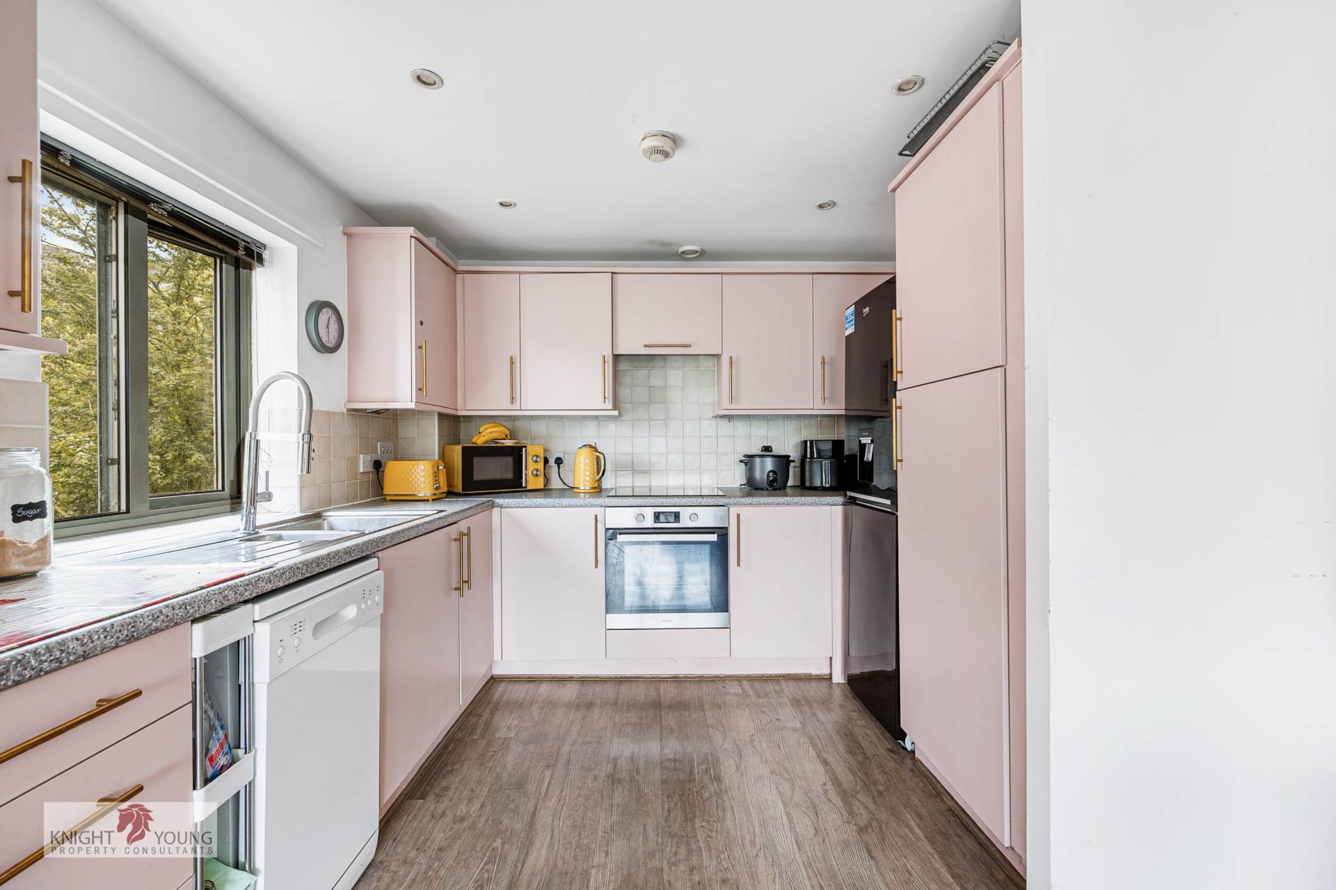Agate Close, London, Image 6
